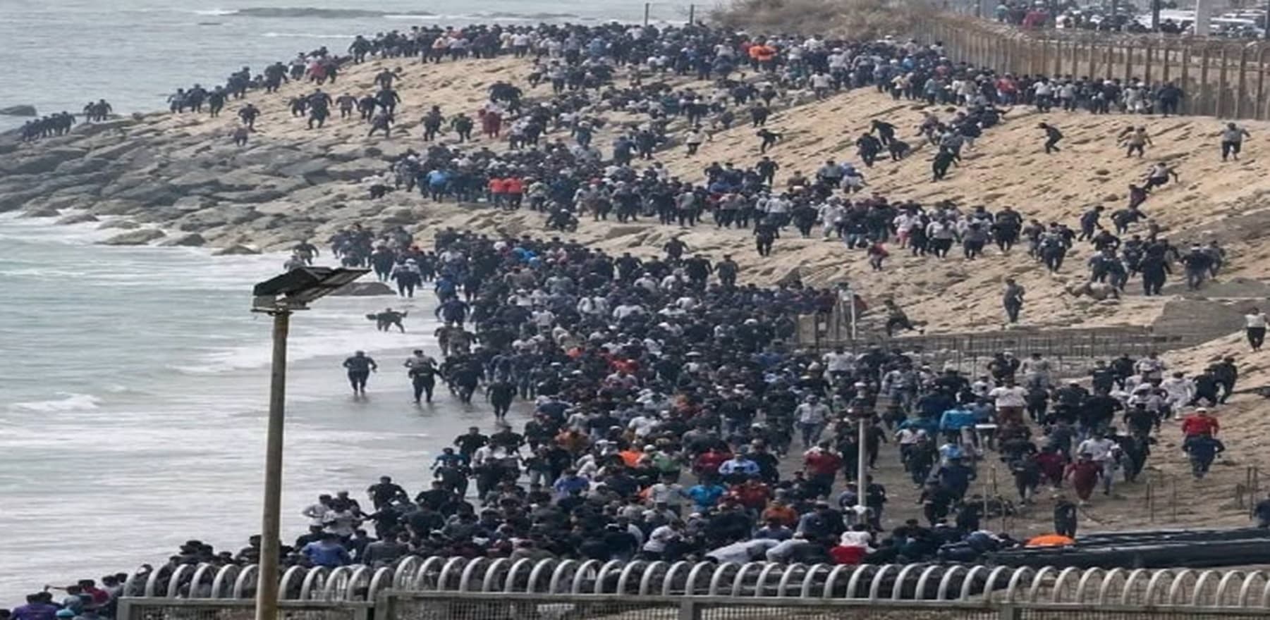 الحكومة الإسبانية تنفي علمها المسبق بعبور المهاجرين إلى سبتة في أواخر يوليو